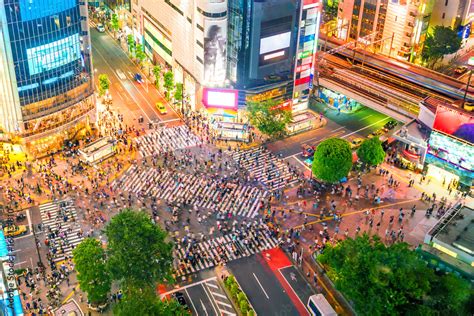 Shibuya Crossing From Top View In Tokyo Stock Foto Adobe Stock