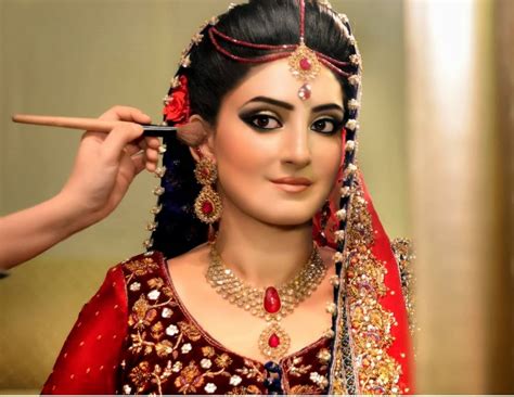 Latest Bridal Make Up 2014 Special Pakistani Dulhan Barat Make Up