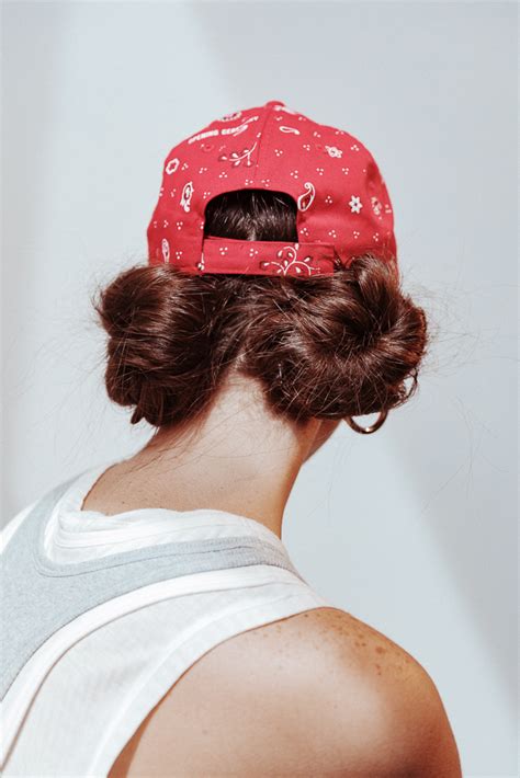Cute Ways To Wear Your Hair With A Baseball Cap Baseball Wall