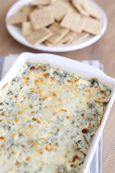 Easy Creamy Spinach Artichoke Dip Recipe For Parties