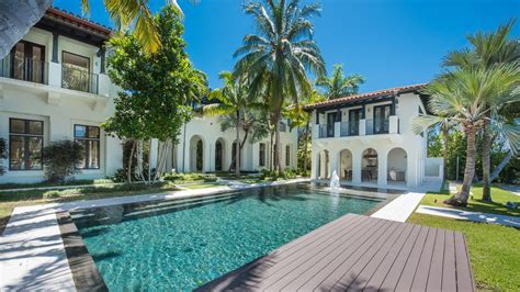 Waterfront Mansion In Miami Beach Florida Mansions For Sale Mansions