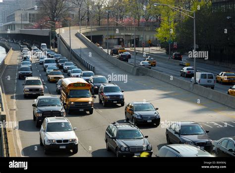 Traffic On The Franklin D Roosevelt Drive In New York Stock Photo Alamy