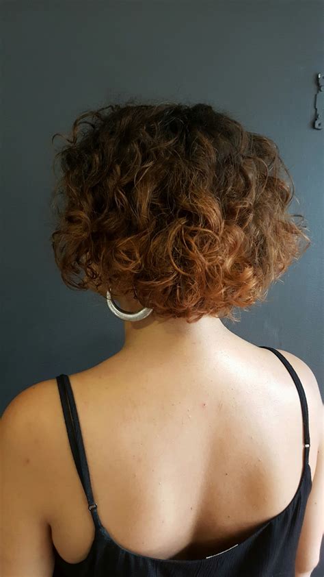 Color Degradado Cabello Rizado La Poupée Bio Peluquería Barcelona