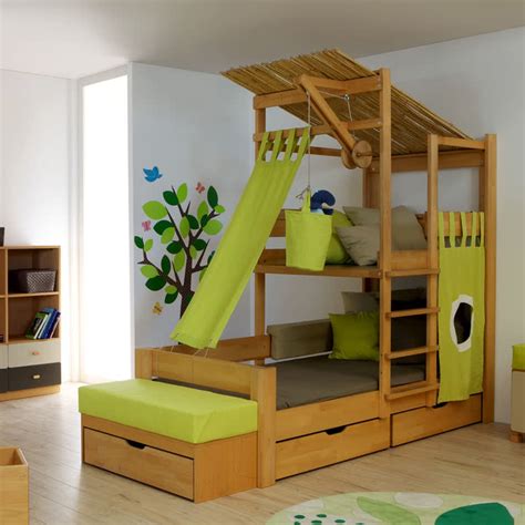 A terrace with lake views is offered in all. debe.destyle Baumhaus-Bett von De Breuyn im Shop
