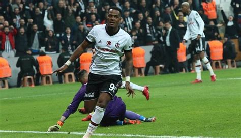 Beşiktaş son dakika futbol haberlerini, güncel transfer gelişmelerini öğrenebilirsiniz. BJK Transfer: Beşiktaş Cyle Larin'i gönderecek mi?