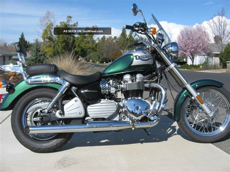 The speedmaster is a triumph cruiser motorcycle designed and built in hinckley, leicestershire. 2005 Triumph Speedmaster: pics, specs and information ...