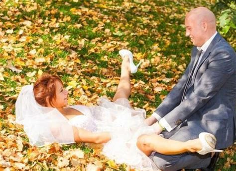 Most Embarrassing Wedding Moments Ever Captured Wedding Photo Fails