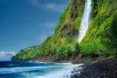 11 Of The Coolest Waterfalls In Hawaii With Map And Images Seeker
