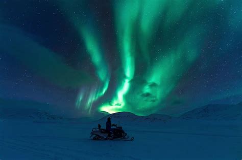 Northern Lights 24-7 | Svalbard Holiday | Discover the World