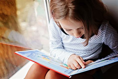 A kindergarten child who is precociously advanced in reading, for example, may make little further progress at reading if her teachers do not recognize and supporting the gifted and talented usually involves a mixture of acceleration and enrichment of the usual curriculum (schiever & maker, 2003). What Age Should a Child Read? Steps to Help Your Child Read - Reading Eggs