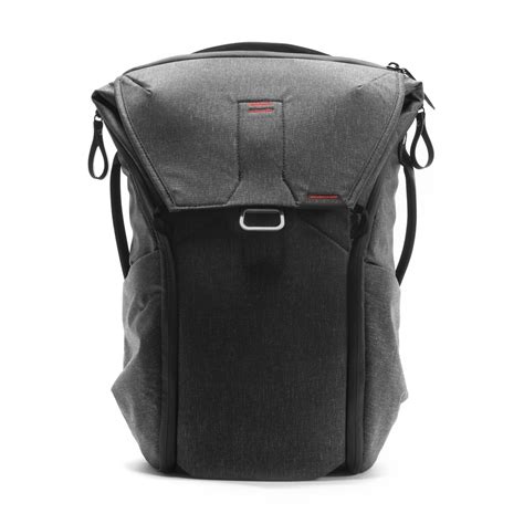 It has outer shell made from waterproof nylon canvas and double padding. Peak Design Everyday Backpack 20 L V1 - Mukama