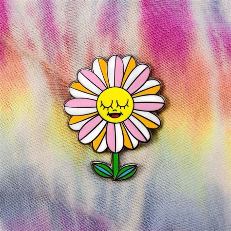 Sweet Daisy Pin Enamel Pins Pin Flower Brooch