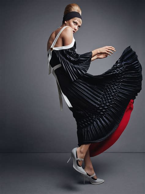 Karlie Kloss - Photoshoot for Vogue Magazine, 2015 • CelebMafia