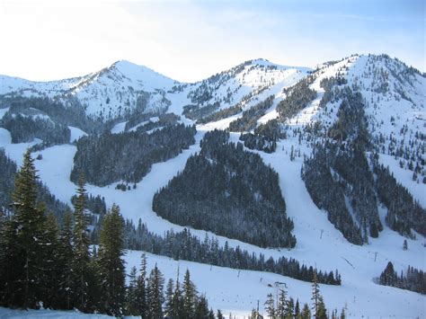 Explore an array of crystal mountain resort, enumclaw vacation rentals, including cottages, houses & more bookable online. File:Crystal Mountain Washington.JPG - Wikipedia