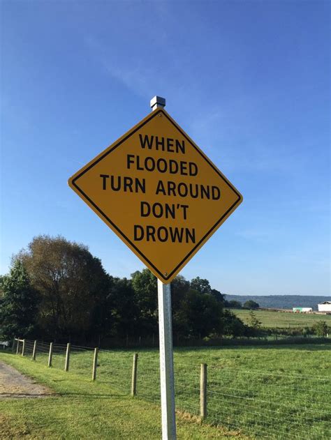 50 Of The Funniest Warning Signs Ever Spotted Funny Road Signs Funny