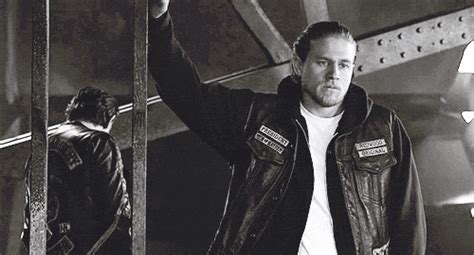 That Time He Leans Sexy S Of Charlie Hunnam In Sons Of Anarchy