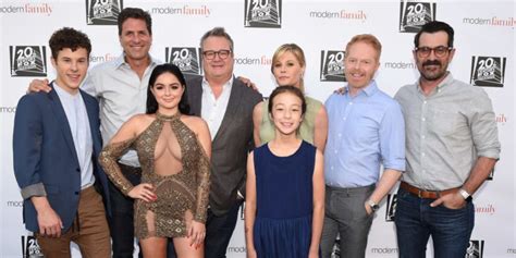 LOOK: Modern Family Cast Share Emotional Pictures & Videos From Final 