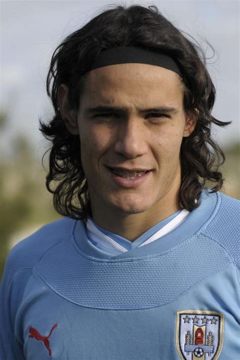 Uruguay assistant coach mario rebollo has suggested that a potential return to south america may benefit both cavani and his country. Edinson Cavani Short And Long Hairstyles 2019
