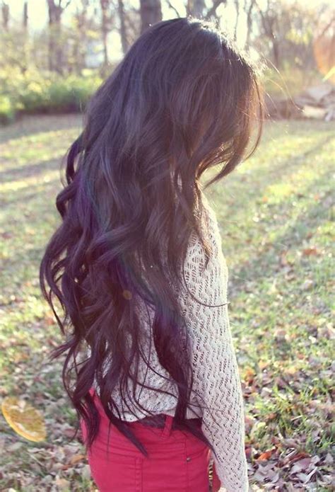 beautiful wavy voluptuous hair