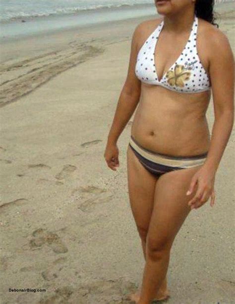 Ciundle Hot Desi Wife In Sexy Bikini At Goa Beach