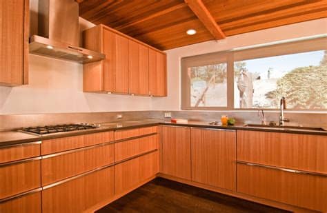 The tescott kitchen cabinet door style from kitchen solvers classic collection creates a timeless look in your kitchen. Mid Century Modern Kitchen Cabinets Recommendation - HomesFeed