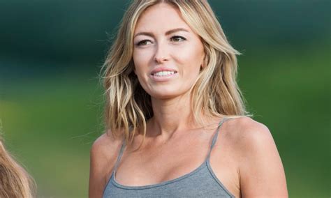 Watch Paulina Gretzky Golf Surprisingly Well For The Win
