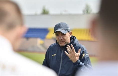 Три воротарі, вісім захисників, 12 півзахисників і три нападники. Збірна України подала остаточну заявку гравців на Євро ...