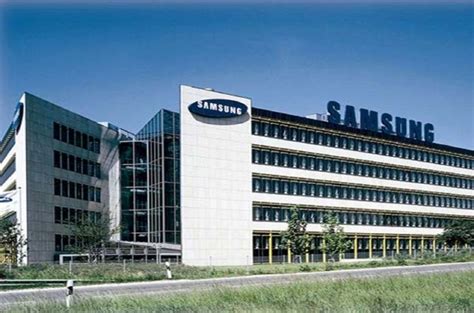 Samsung Has Set Up Worlds Largest Mobile Factory In Noida