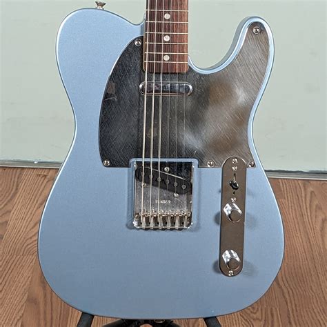 Fender Chrissie Hynde Telecaster Ice Blue Metallic Rosewood Fb W Hsc