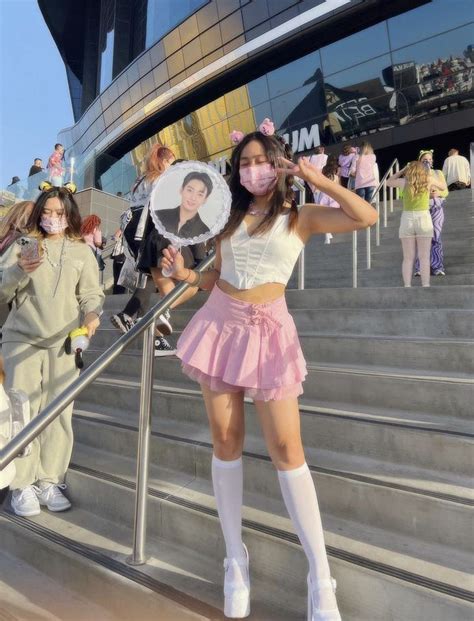 Concert Ootd Pink In Concert Cute Concert Outfits Kpop Concert Outfit Concert Fashion Kpop