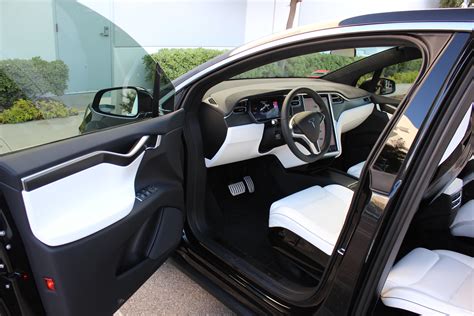 Tesla Continues To Streamline Production Now Bundling Model X Interior