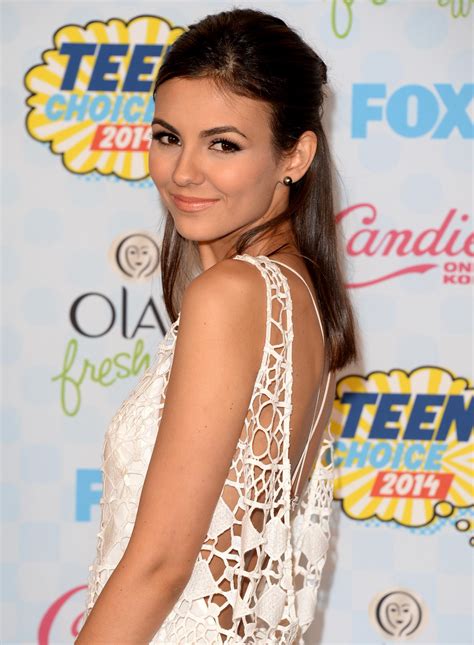 Victoria Justice Attending The 2014 Teen Choice Awards Los Angeles August 10 2014 Unrated