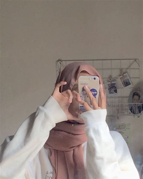Pin Oleh Maïssa Di Girl Di 2021 Gaya Hijab Kasual Gaya Hijab Wajah