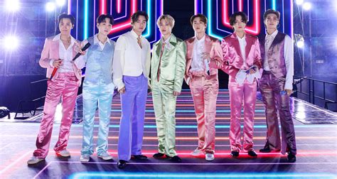 You just know they're going to go above and beyond to make their performance unforgettable. BTS Rock 2 Different Outfits For American Music Awards ...