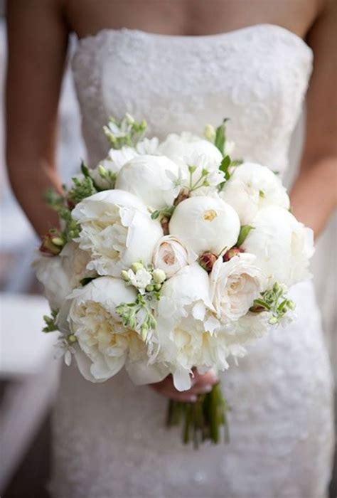 57 Innocently Beautiful White Bridal Bouquets Weddingomania