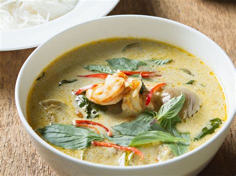 Raffinierte thailändische Kokos- Suppe mit Huhn selber machen