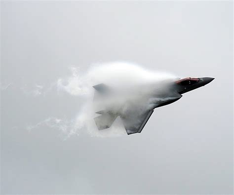 Inverted F 35 Lightning Fires Flares For First Time In Public Looks