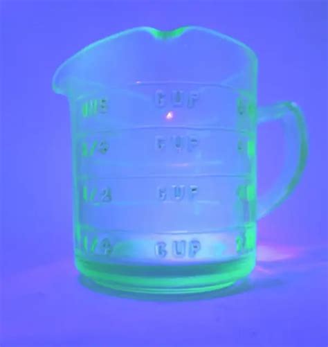 GREEN GLOW KELLOGGS Depression Vaseline Uranium Glass Spout One Cup