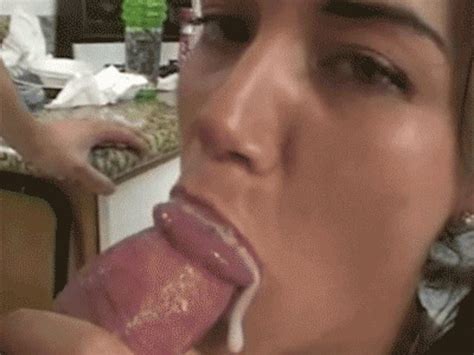 Whats The Name Of This Latina Looking Girl Giving A Bj With Cum