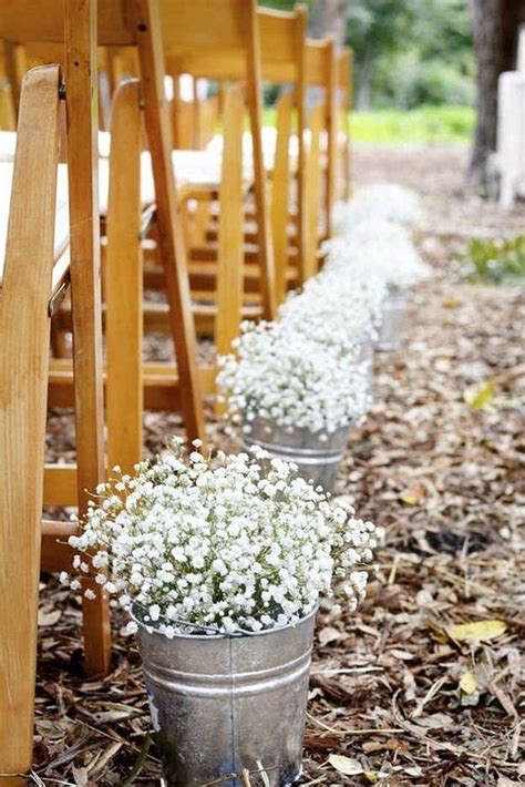 Beautiful Backyard Wedding Decor Ideas To Get A Romantic Impression 13