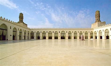 في ذكرى تأسيس مدينة الألف مئذنة تعرف على أشهر مساجد قاهرة المعز صور