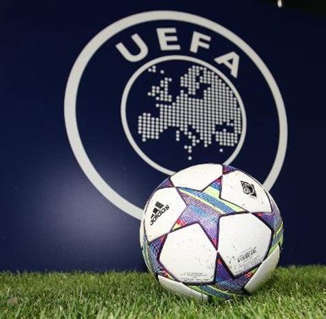 Die besten mannschaften der vorrunde kommen weiter: sp-Fußball-EM-2016-DFB-Georgien-Flitzer-UEFA-Untersuchung ...
