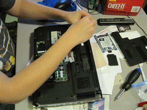 How To Change A Laptop Screen For A Hp Hdx 16 6 Steps Instructables