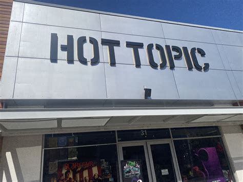 I see Hot topic in Long Beach California by Noahtrainz2005 on DeviantArt