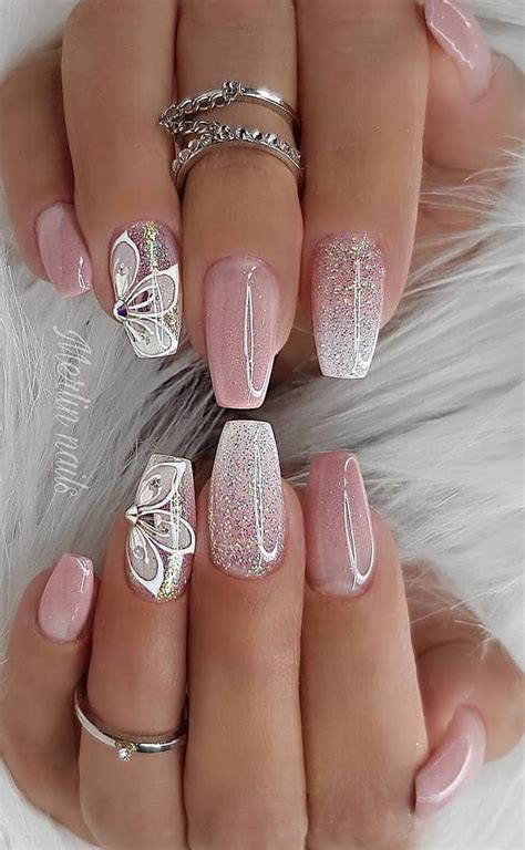 Nail Art Ideas With Glitter Ongles Incroyables