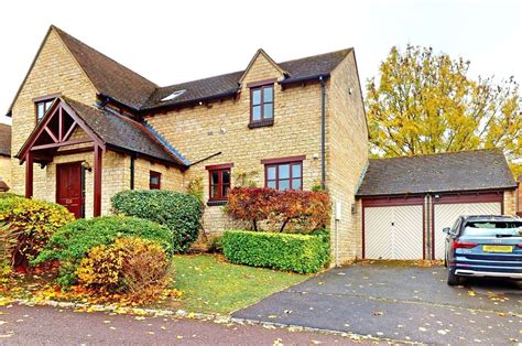 4 Bed Detached House For Sale In Larch Rise Leckhampton Cheltenham