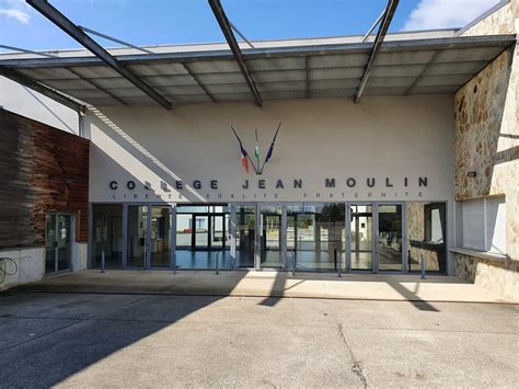 Le Collège Jean Moulin Commune De Saint Memmie