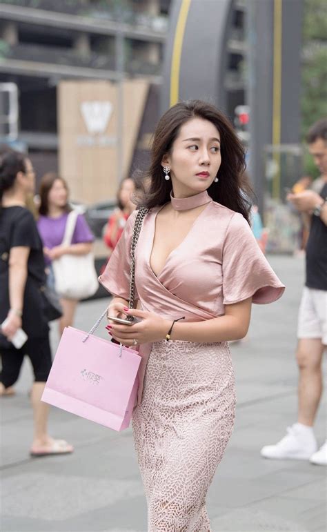 Pin By Jioni Y On Street Style Girl Street Fashion Stunning Dresses Fashion