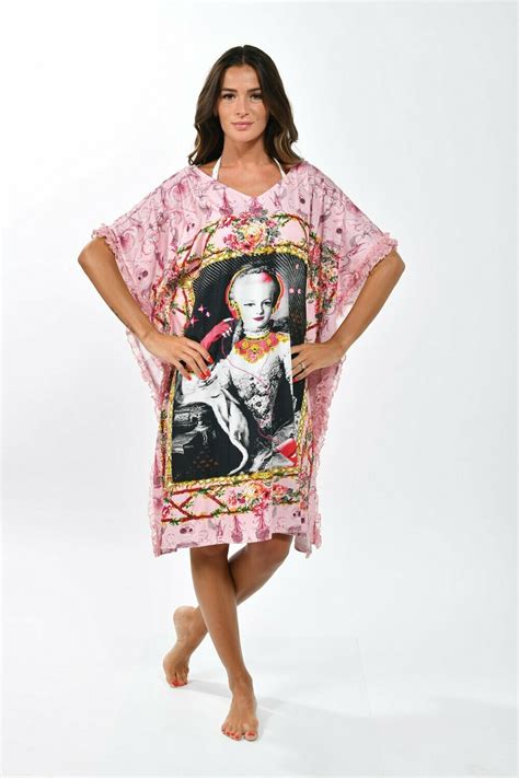 La robe marie antoinette comprend : ROBE Marie-Antoinette