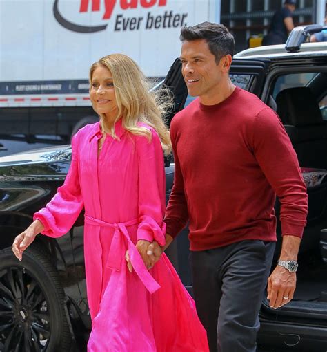 Kelly Ripa Arrives At Live With Kelly And Mark In New York 07242023 Hawtcelebs